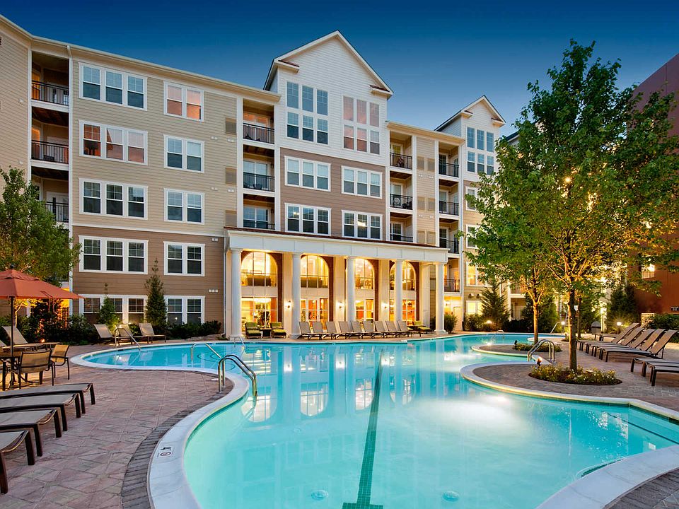 Outdoor Swimming Pool