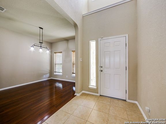 4th image of 210 Kensington Dr