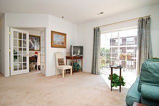 Living Rm & Den