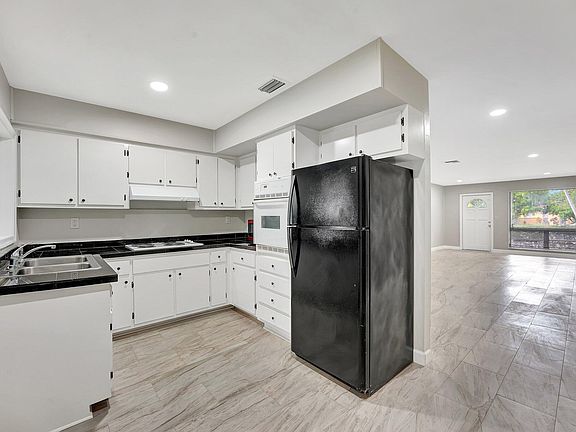 4th image of 3761 NW 78th Ln #S