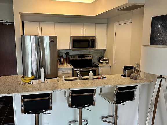 4th image of 200 Rideau St #1106