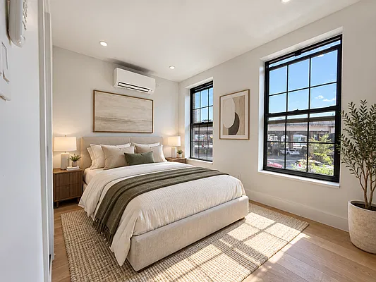 Bedroom, photo 1