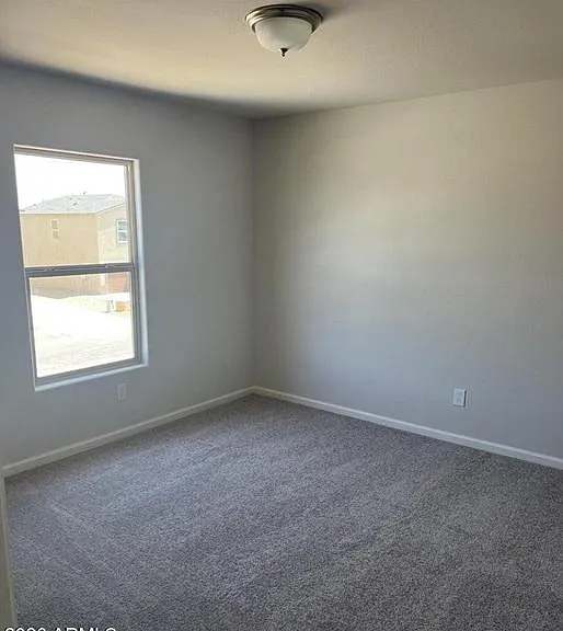 155 W Dewey Ave — Photo 2