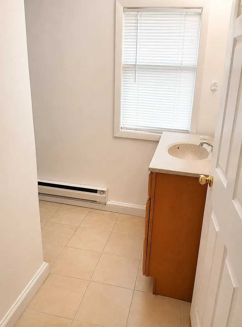 108 South Lake — Photo 3