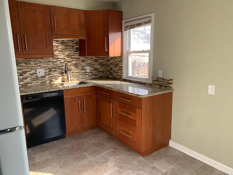 1417 Hoffman Ave — Photo 11