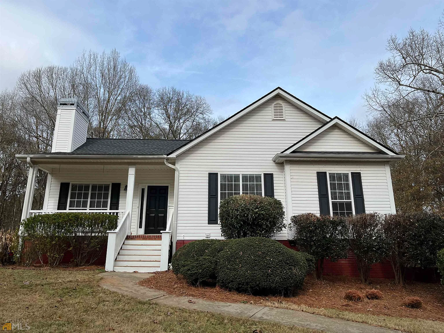 4 bed, 3.0 bath, 2201 sqft, $2,600 — Photo 2