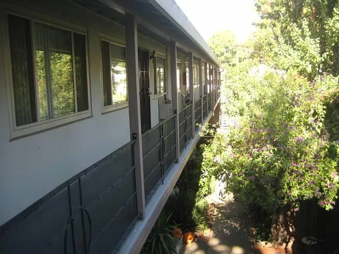 2515 P St — Photo 3