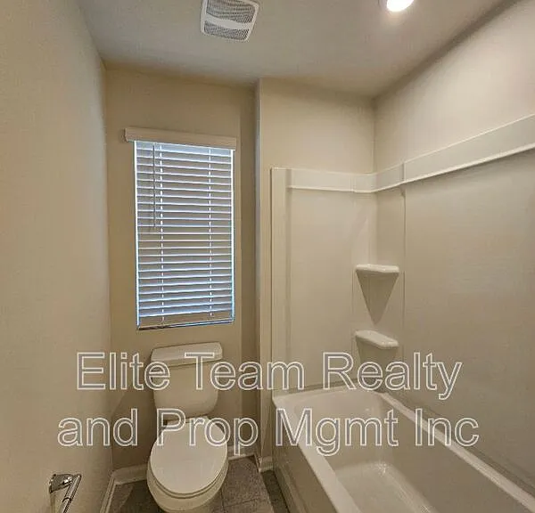 3108 Cheyney Park Dr — Photo 37