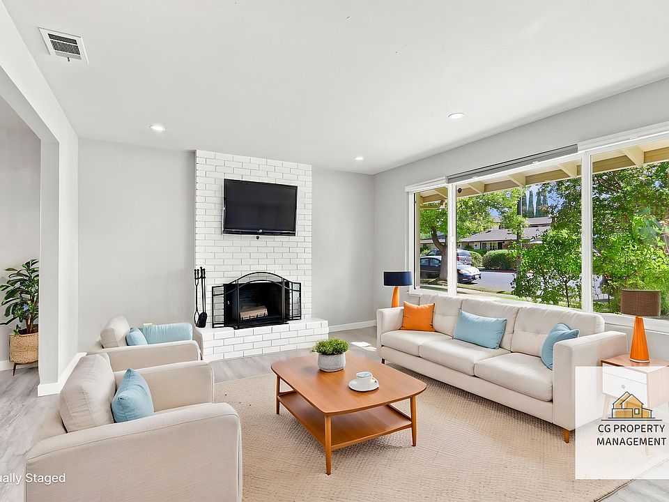 1st image of 935 Castlewood Dr APT 1