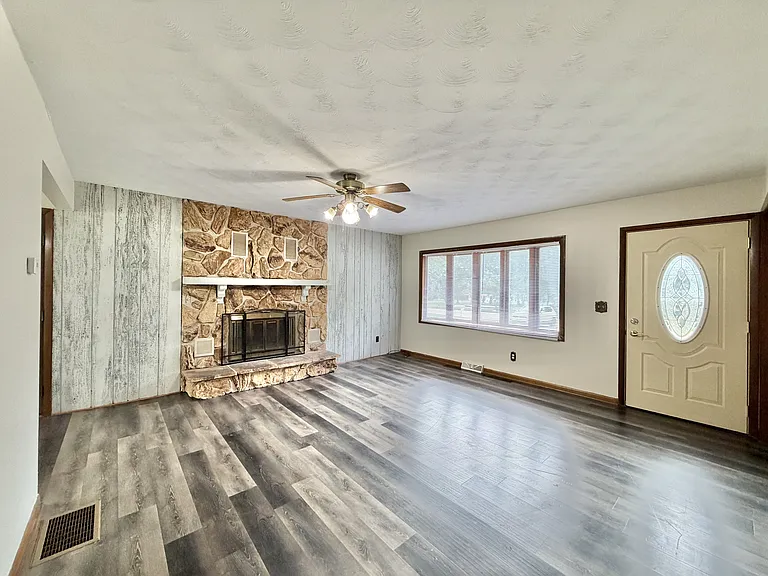 2437 S Country Ln — Photo 13