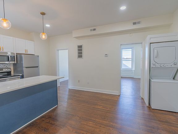 3rd image of 641 N 15th St #5