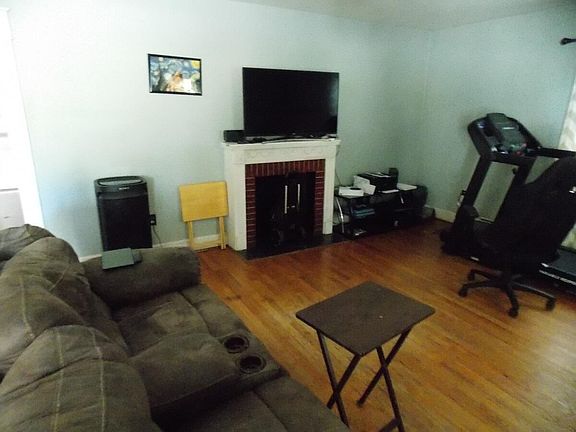 5th image of 1323 Tazewell Ave SE