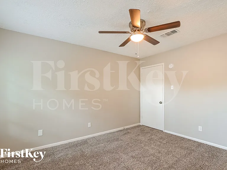 4146 Meadowbank Dr — Photo 14