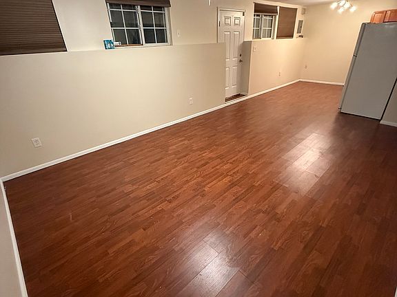 3rd image of 320 Bayview Ave #2