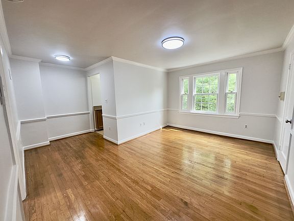 3rd image of 919 Church St #4