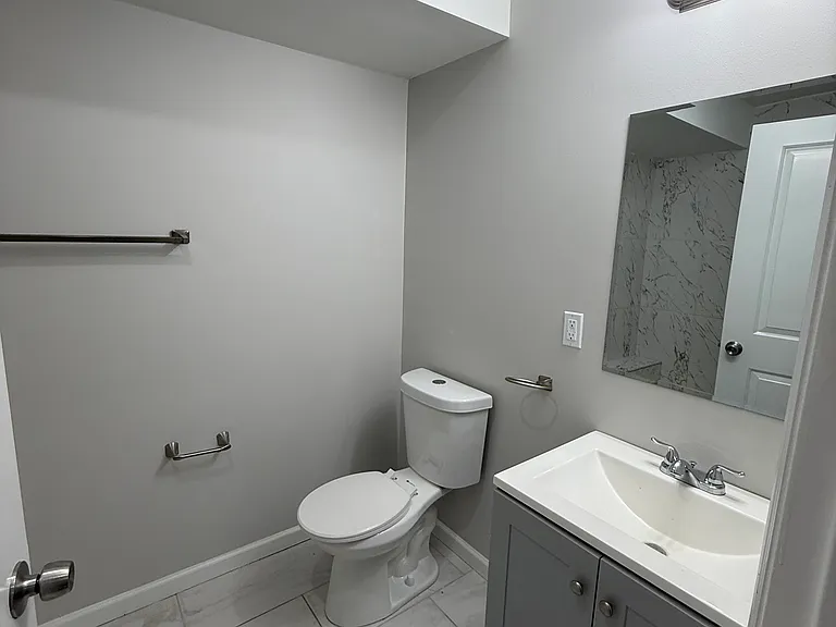 388-390 S 6th St #3 — Photo 8