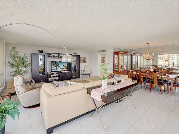 4th image of 2751 S Ocean Drive #1401N