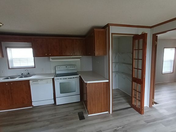 3rd image of 104 Matthews St #24