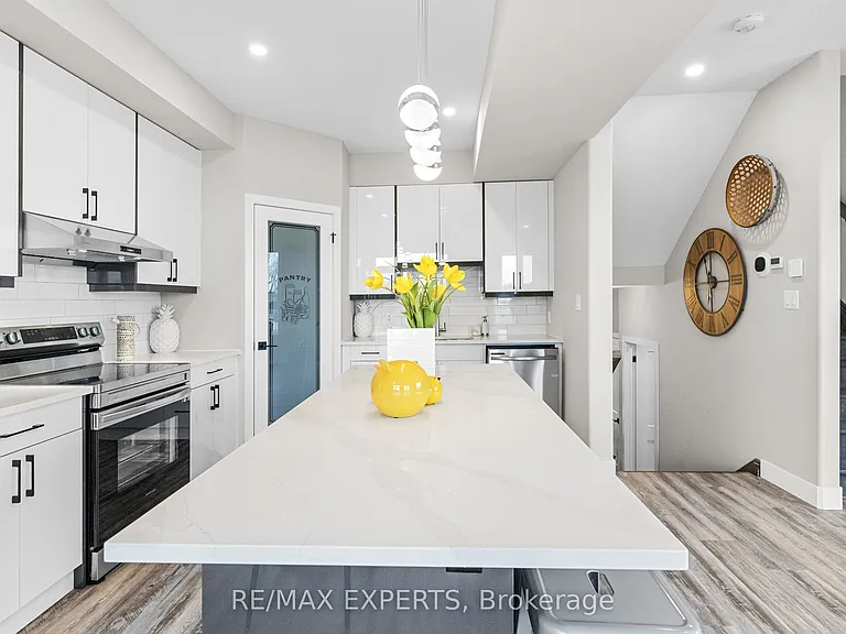3557 Colonel Talbot Rd #1 — Photo 12