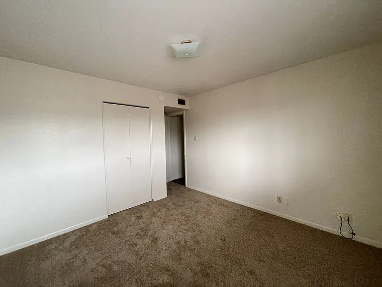 805 W Hallmark Ave — Photo 12