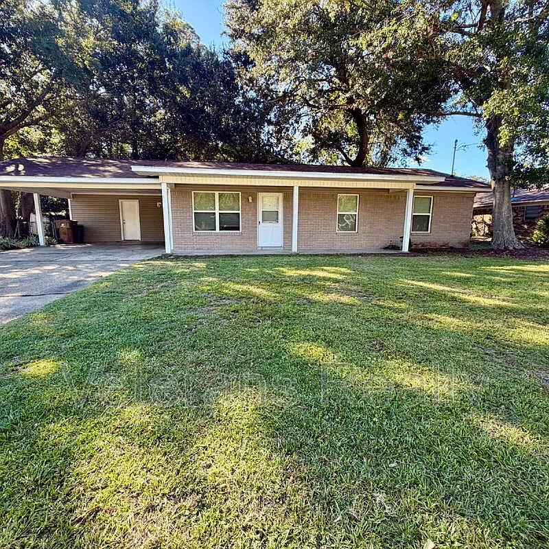 3 bed, 2.0 bath, 1281 sqft, $1,600 — Photo 1