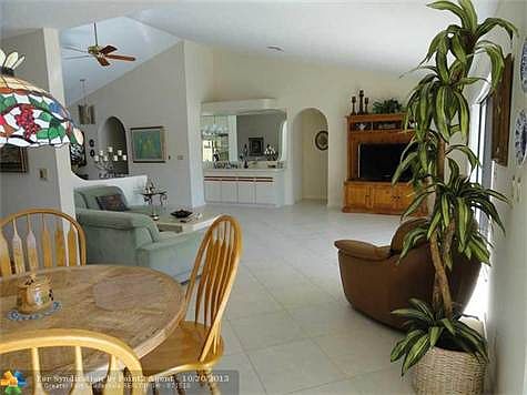 4th image of 10955 NW 12th Dr