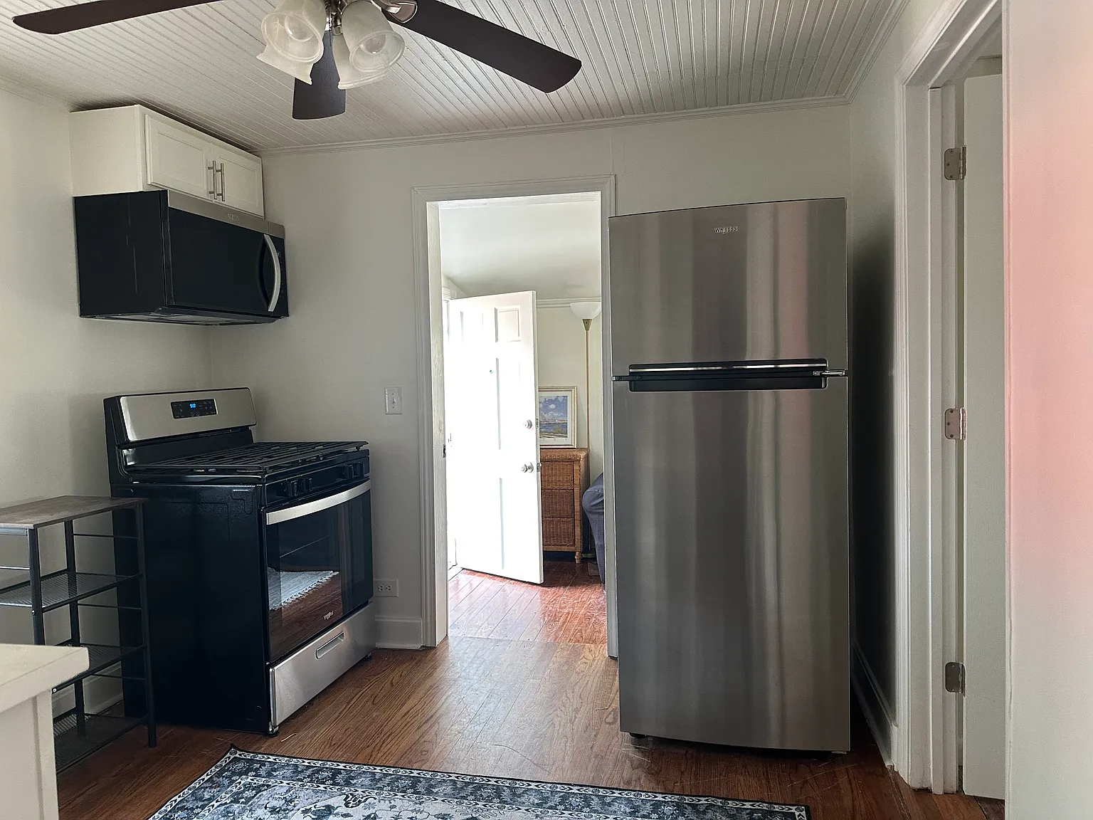 4 bed, 1088 sqft, $3,200 — Photo 4