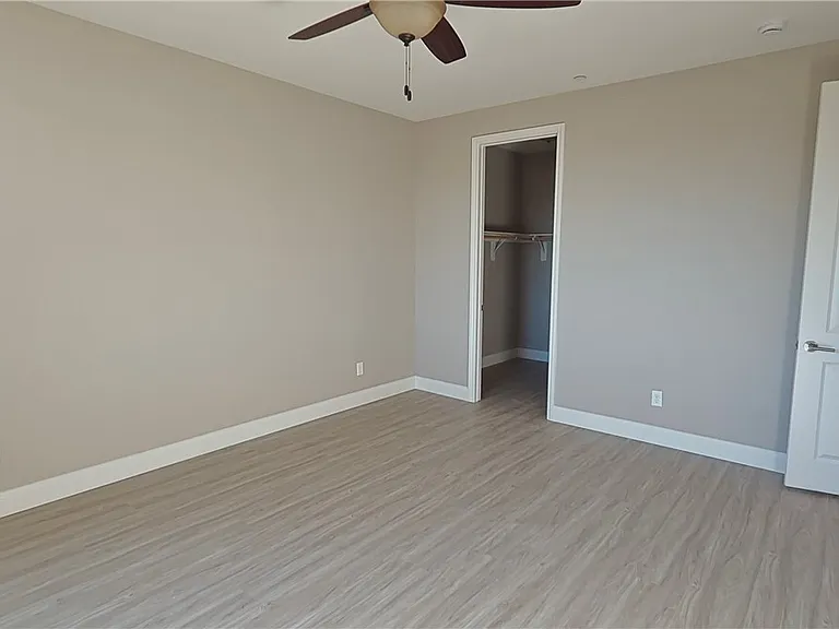 2868 Josephine Dr — Photo 35