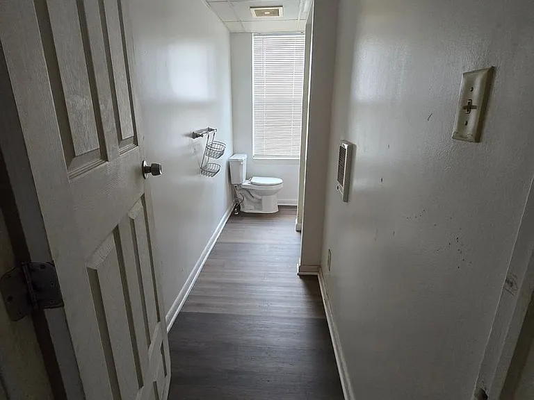 635-639 Baldwin St — Photo 11