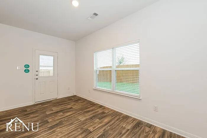 153 Scarborough Bnd — Photo 9