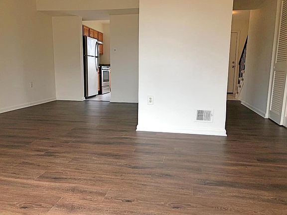 3rd image of 10146 Cannon Ball Ct