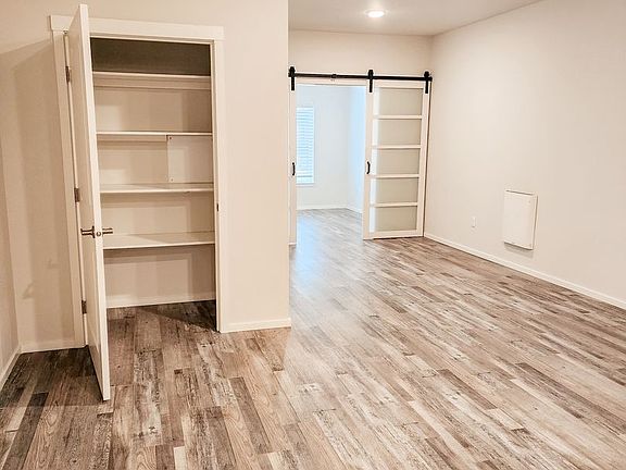 2nd image of 2540 S 42nd St #1B-1Ba-800Sqft