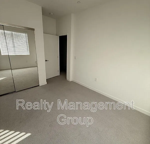 5480 Shorefront Dr #163 — Photo 21