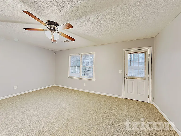 5394 Telford Ct — Photo 15