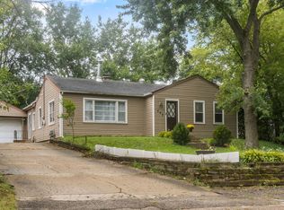 404 Plum St, Lake In The Hills, IL 60156