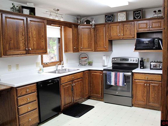 4th image of 1712 N Garden St
