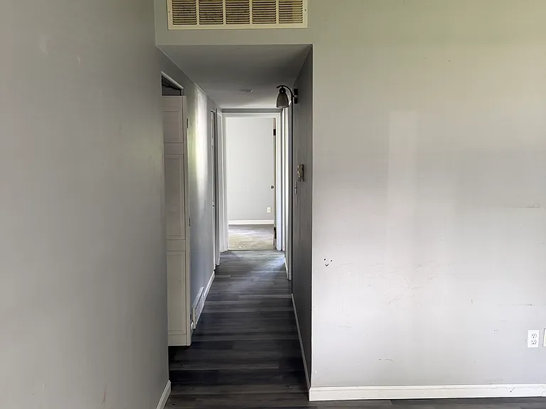 27036 Vance St — Photo 12