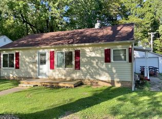 414 10th St, Carmi, IL 62821