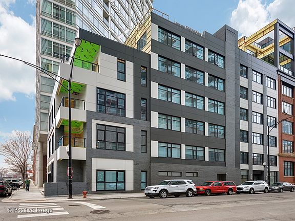 2nd image of 676 N Kingsbury St #406