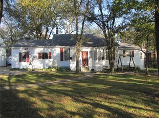 24219 S Treasure Rd, Peculiar, MO 64078