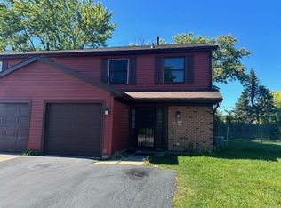 366 Walnut Cir, Bolingbrook, IL 60440