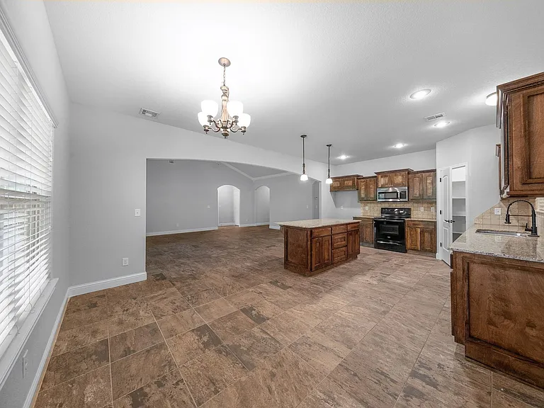9 Monmouth Dr — Photo 17