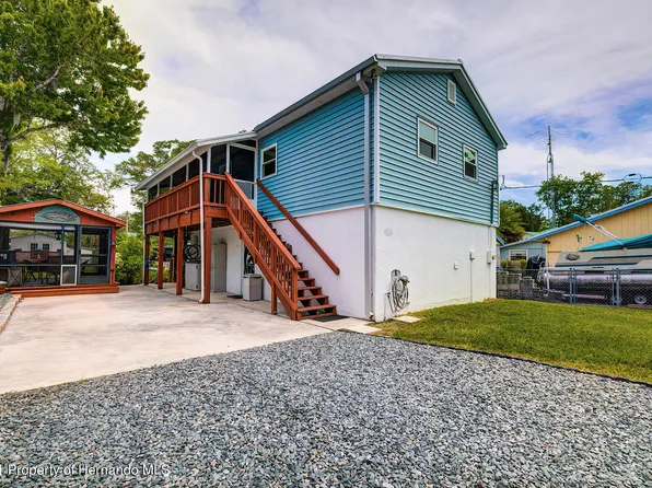 7160 Algonquin St, Weeki Wachee, FL 34607