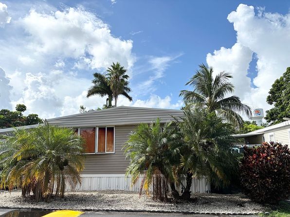 100 NE 6th Ave #218