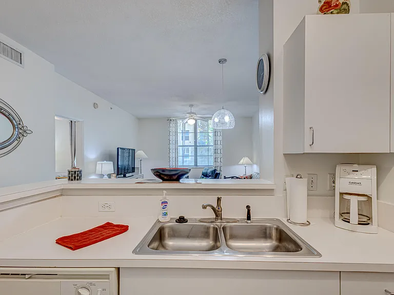 630 Sapodilla Ave #112 — Photo 22