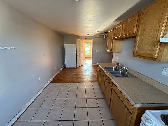 5th image of 2463 Jefferson St APT 4