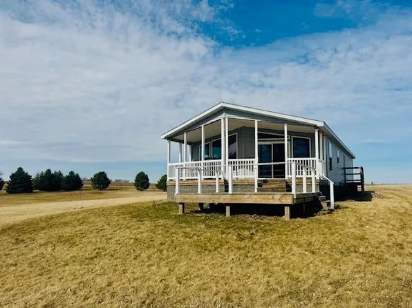 7 Robbins Dr, Tracy, MN 56175