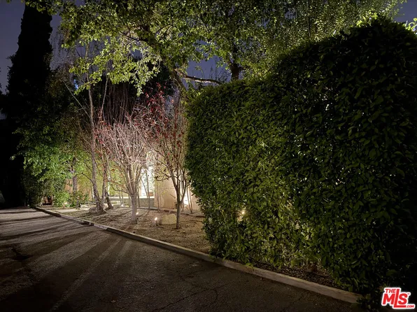 13324 W Sunset Blvd, Los Angeles, CA 90049