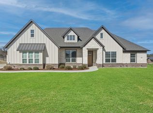 320 Oak Meadow Ln, Weatherford, TX 76085