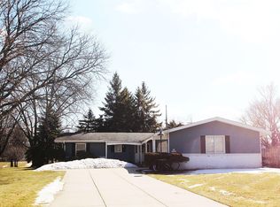 N73W15323 Paseo Ct, Menomonee Falls, WI 53051